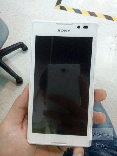 Smartphone xperia lạ với màn hình 43 inch của sony - 3
