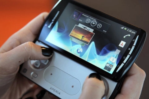 Sony quên nâng cấp xperia play lên android 40 - 2