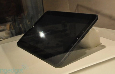 Tablet chạy windows 7 của toshiba tại mwc 2011 - 4