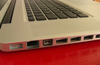 Vẻ đẹp của macbook pro 17 inch pin liền - 7