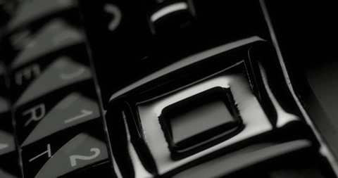 Vertu ra mắt smartphone bàn phím qwerty đầu tiên - 8