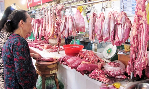 Xăng giảm mà sao giá cả mọi thứ vẫn nằm chèo queo đó hoài - 1