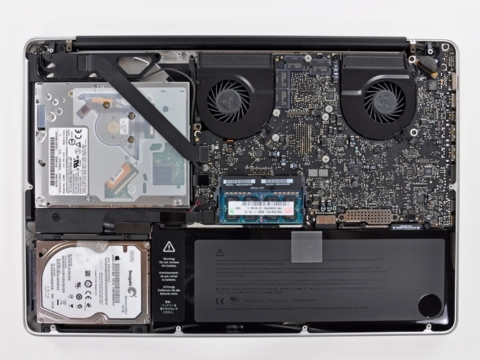 Xem nội tạng macbook pro dùng core i5 - 2