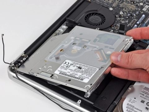 Xem nội tạng macbook pro dùng core i5 - 5