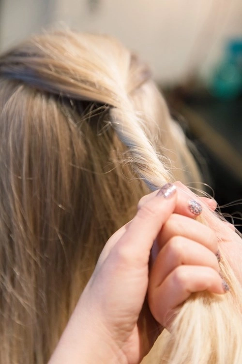 3 kiểu tóc búi sang chảnh dễ làm cho phong cách đầu năm mới - 15