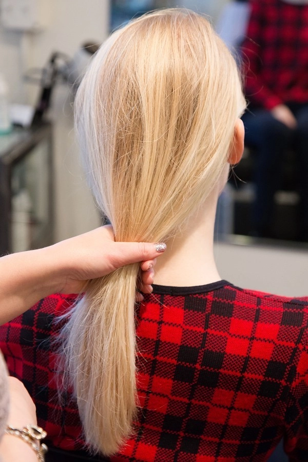 3 kiểu tóc búi sang chảnh dễ làm cho phong cách đầu năm mới - 29