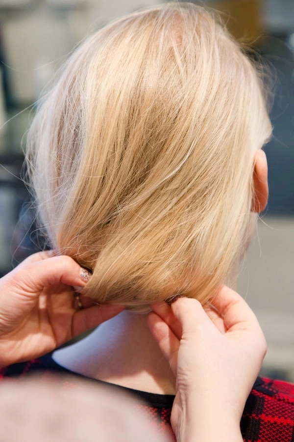 3 kiểu tóc búi sang chảnh dễ làm cho phong cách đầu năm mới - 32