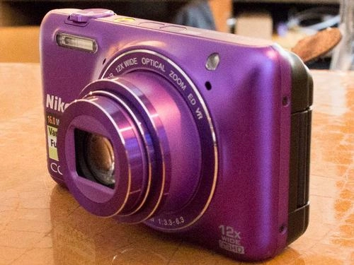 Ảnh thực tế nikon coolpix s6600 với màn hình lật xoay - 3