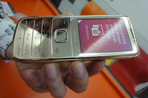 Ảnh video nokia 6700 classic gold edition - 2