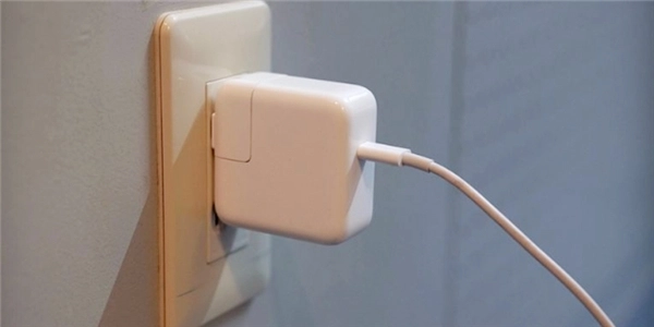 Apple cho thu hồi sạc máy mac ipad vì có nguy cơ giật điện - 1
