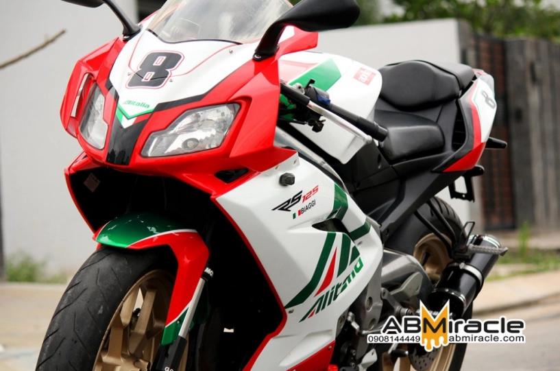 Aprillia rs125 - ông vua đương đua phân khuc 125cc - 3