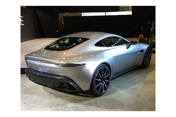 Aston martin db10 siêu xe mới của james bond - 5