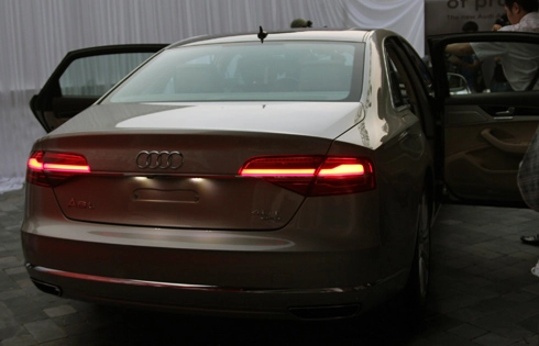 Audi a8l có giá 48 tỷ đồng tại việt nam - 2