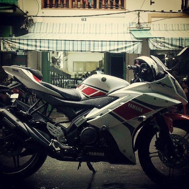 Bán moto yamaha r15 v20 2013 trắng limited edition mới keng xà beng - 1