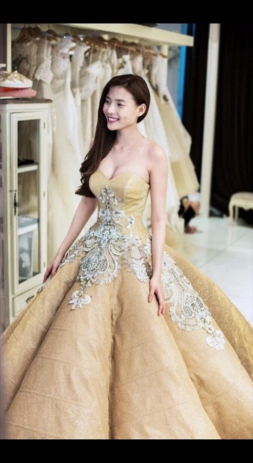Các bộ váy cưới trị giá gần 600 triệu của thúy diễm có gì - 3