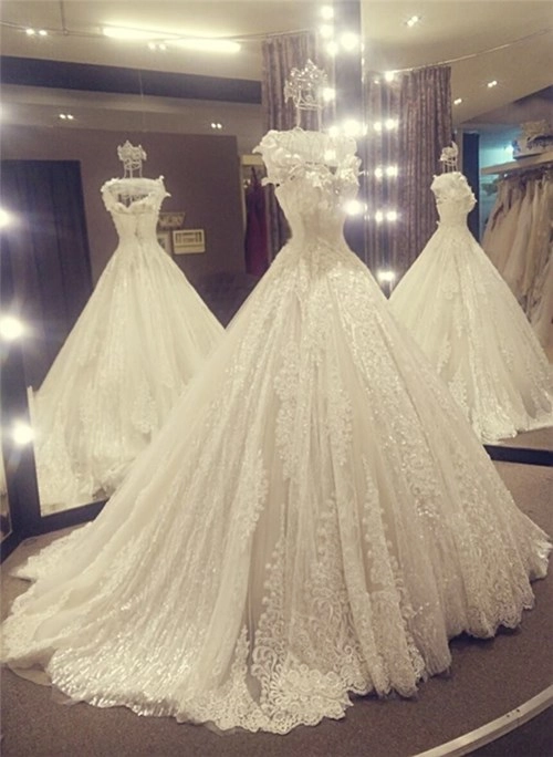 Các bộ váy cưới trị giá gần 600 triệu của thúy diễm có gì - 13