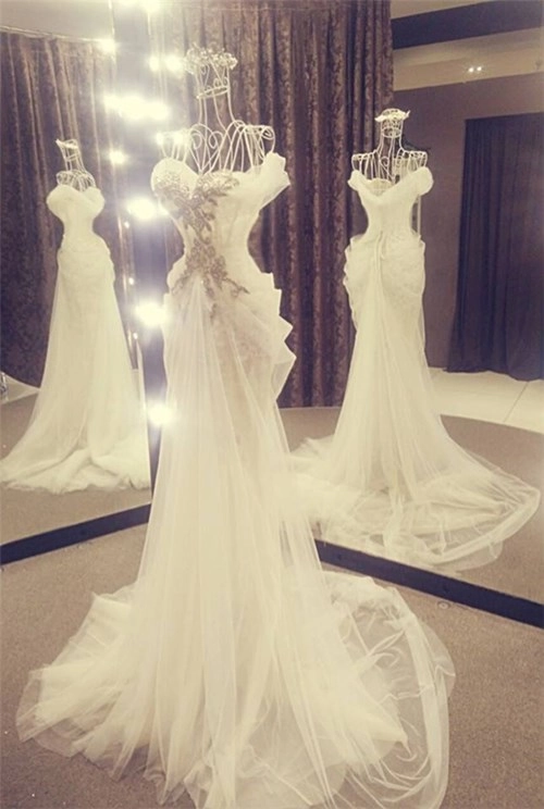 Các bộ váy cưới trị giá gần 600 triệu của thúy diễm có gì - 16
