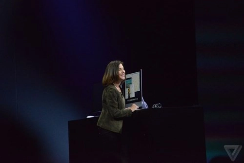 Các nhà điều hành nữ xuất hiện trên sân khấu sự kiện của apple - 2