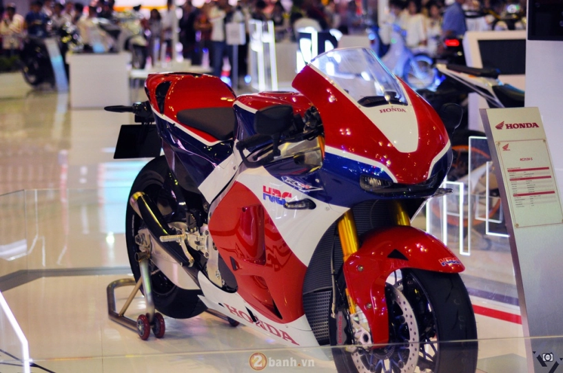 Cận cảnh honda rc213v-s bằng xương bằng thịt tại việt nam motorcycle show 2016 - 2