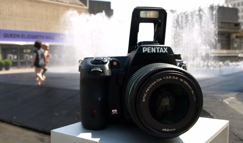 Cận cảnh pentax k-7 quay phim hd - 8