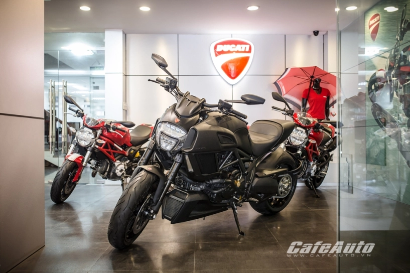 Cận cảnh từng chi tiết ducati diavel 2015 tại việt nam - 2