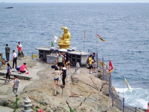 Chiêm ngưỡng ngôi chùa bên bờ biển đẹp nhất hàn quốc - 11
