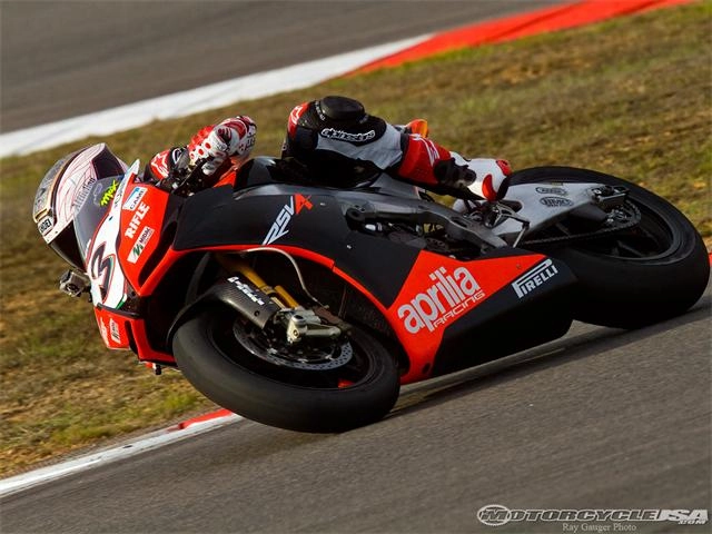 Chùm ảnh aprilia racing rsv4r world superbike - 9