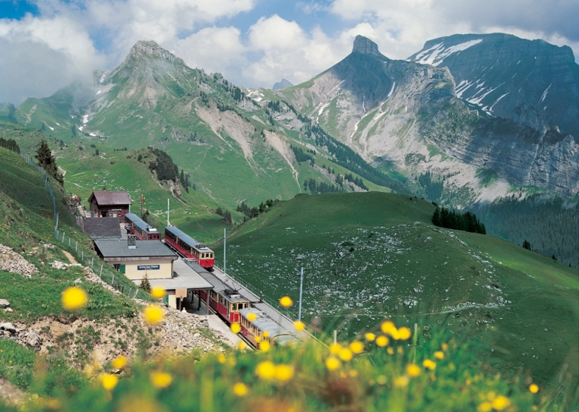 Chuyến xe lửa chạm đến thiên đường tuyết trắng jungfraujoch - 1