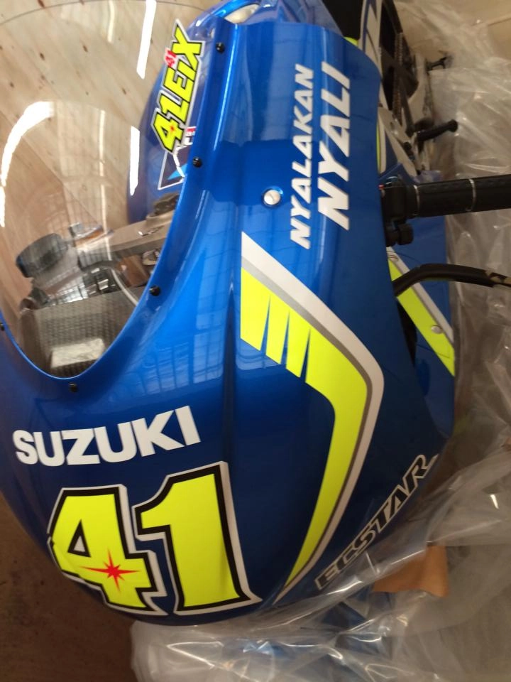 Đập thùng siêu xe đua motogp suzuki gsx-rr tại việt nam - 2