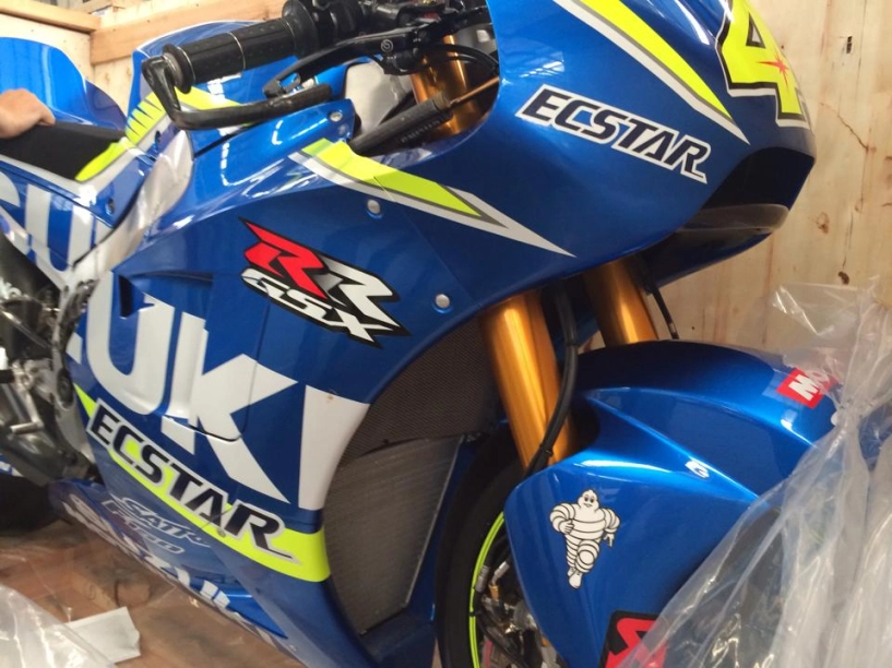 Đập thùng siêu xe đua motogp suzuki gsx-rr tại việt nam - 3