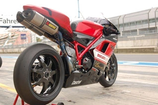 Ducati 1198r với bản độ mang tên 1260r - 10