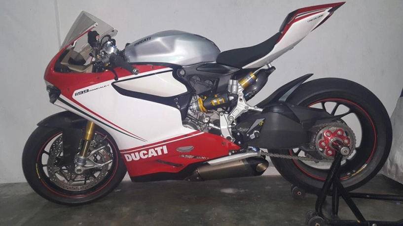 Ducati 1199 panigale s độ pô akrapovic - 1