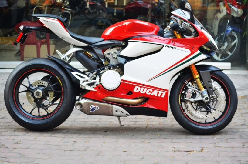 Ducati 1199 s panigale tricolore cỗ máy siêu lòng mọi con tim - 2