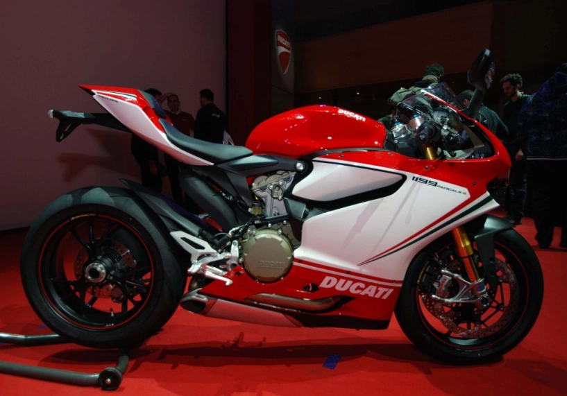 Ducati 1199 s panigale tricolore cỗ máy siêu lòng mọi con tim - 5