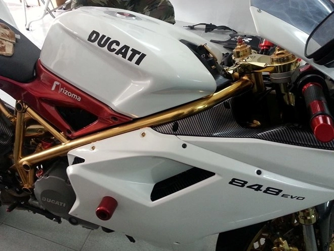 Ducati 848 evo mạ vàng độc đáo ở việt nam - 4