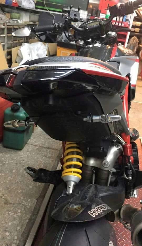 Ducati hypermotard cực chất trong một bản độ hoàn hảo - 9