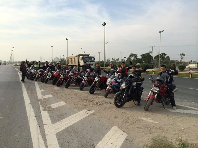 Ducati màu hồng của nữ biker tham gia đoàn môtô hà nội - 3