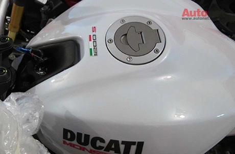 Ducati monster 1200s xuất hiện tại việt nam - 14