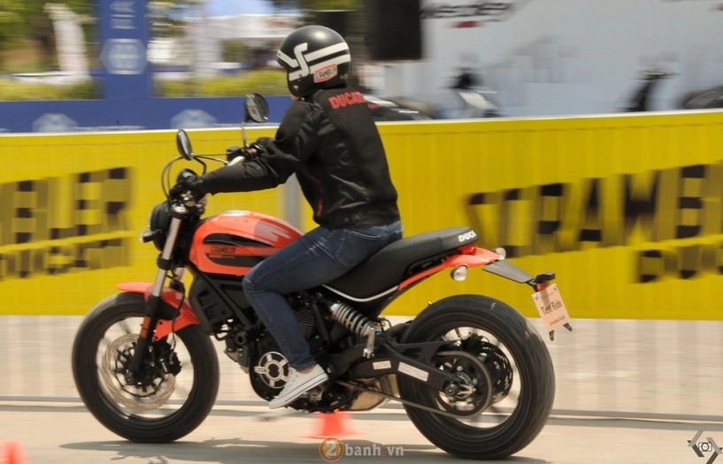 Ducati scrambler nổi bật đầy phong cách tại việt nam motorcycle show 2016 - 14