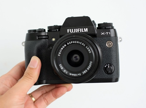Fujifilm sửa miễn phí lỗi hở sáng trên x-t1 - 1