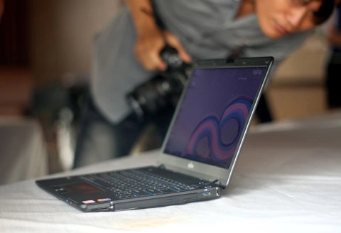 Fujitsu ra laptop siêu di động tại vn - 1
