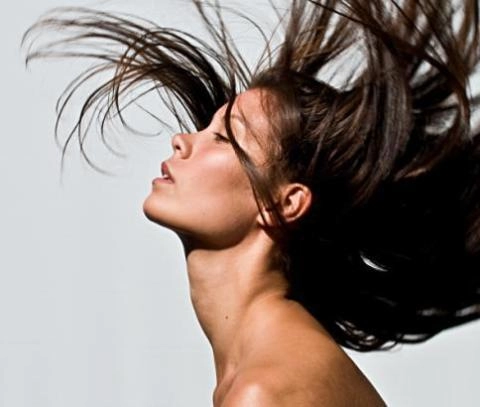 Giải pháp ngăn chặn rụng tóc từ gốc - 1