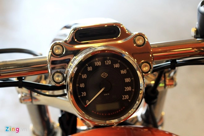 Harley-davidson sporter xl1200c custom có giá từ 450 triệu đồng tại sài gòn - 6