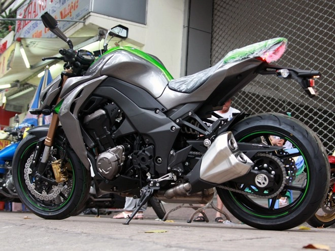 Hình ảnh kawasaki z1000 2014 đầu tiên ở sài gòn - 2