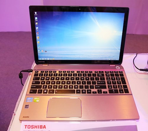 Hình ảnh thực tế toshiba satellite p50 tại việt nam - 1