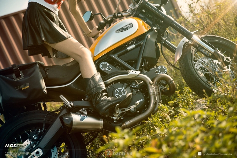 Japan teen girl thoả sức tạo dáng cùng ducati scrambler - 5