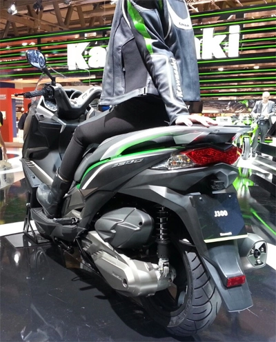 Kawasaki j300 - xe ga phong cách thể thao - 7