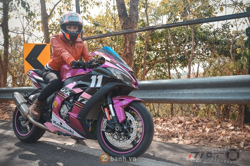 Kawasaki ninja zx-10r 2016 màu hồng nổi bật của nữ biker - 1