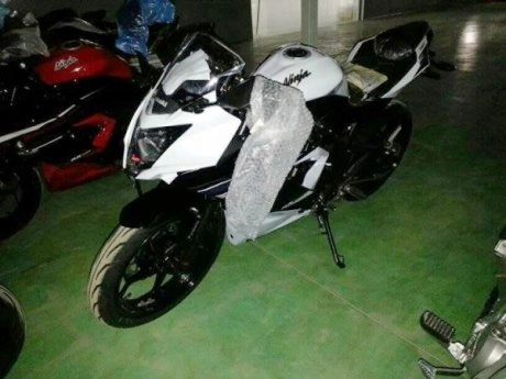 Kawasaki sắp tung ninja 250rr xi-lanh đơn - 1