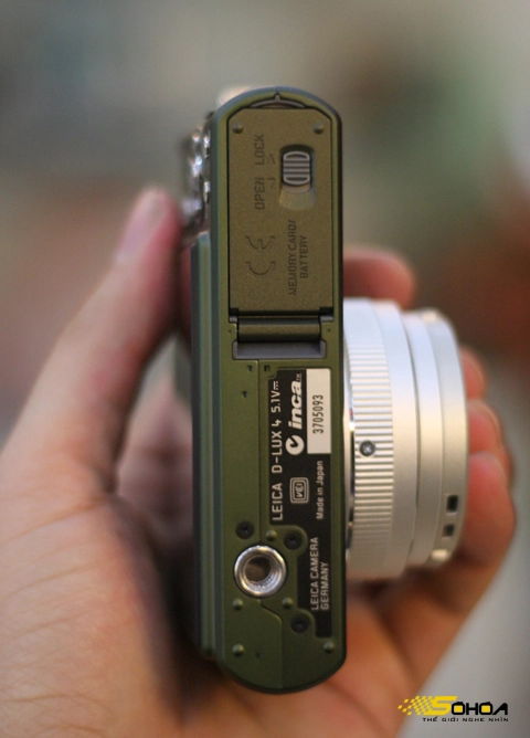 Leica xanh oliu giá gần 1500 usd - 7